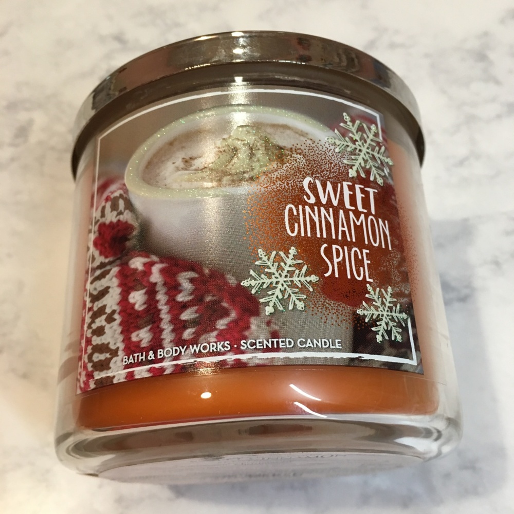 Bath & Body Works Sweet Cinnamon Spice Candle